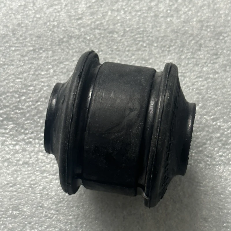 Оригинальный комплект втулок бокового стержня задней подвески 4562105000 4563105000 для Ssangyong Actyon Kyron Rexton 2006-2017
Оригинальный комплект втулок бокового стержня задней подвески 4562105000 4563105000 для Ssangyong Actyon Kyron Rexton 2006-2017