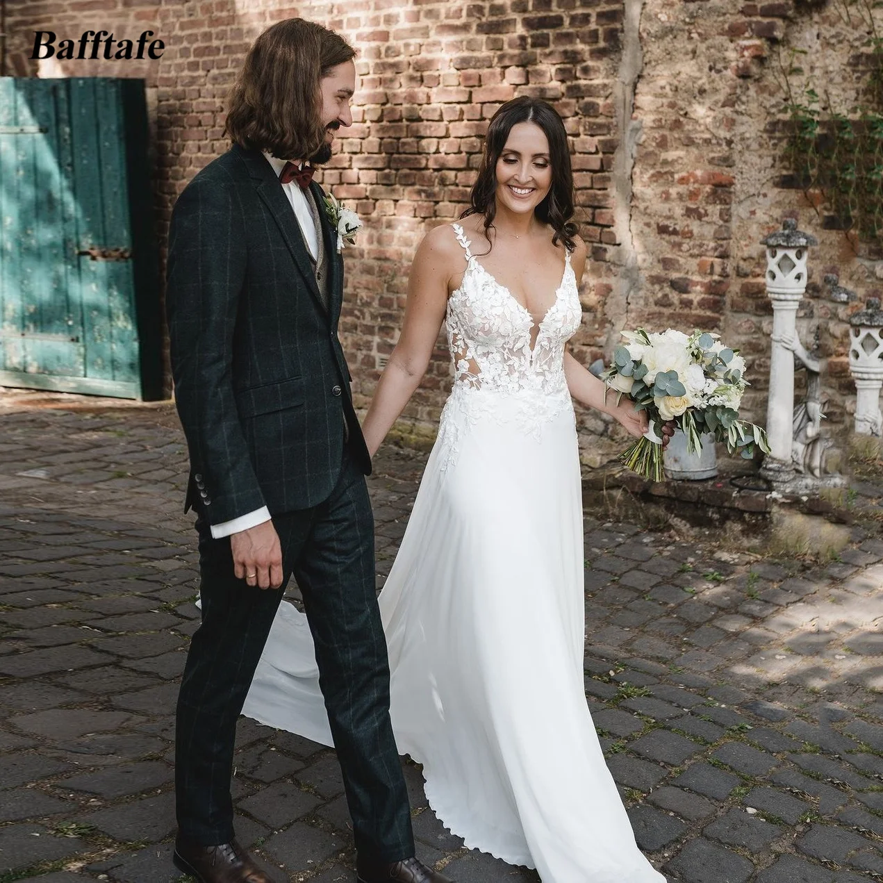 Bafftafe Beach Chiffon Wedding Dresses Straps Appliques Lace Bride Dress Backless Formal Wedding Party Dress Long Bridal Gowns
Bafftafe Beach Chiffon Wedding Dresses Straps Appliques Lace Bride Dress Backless Formal Wedding Party Dress Long Bridal Gowns