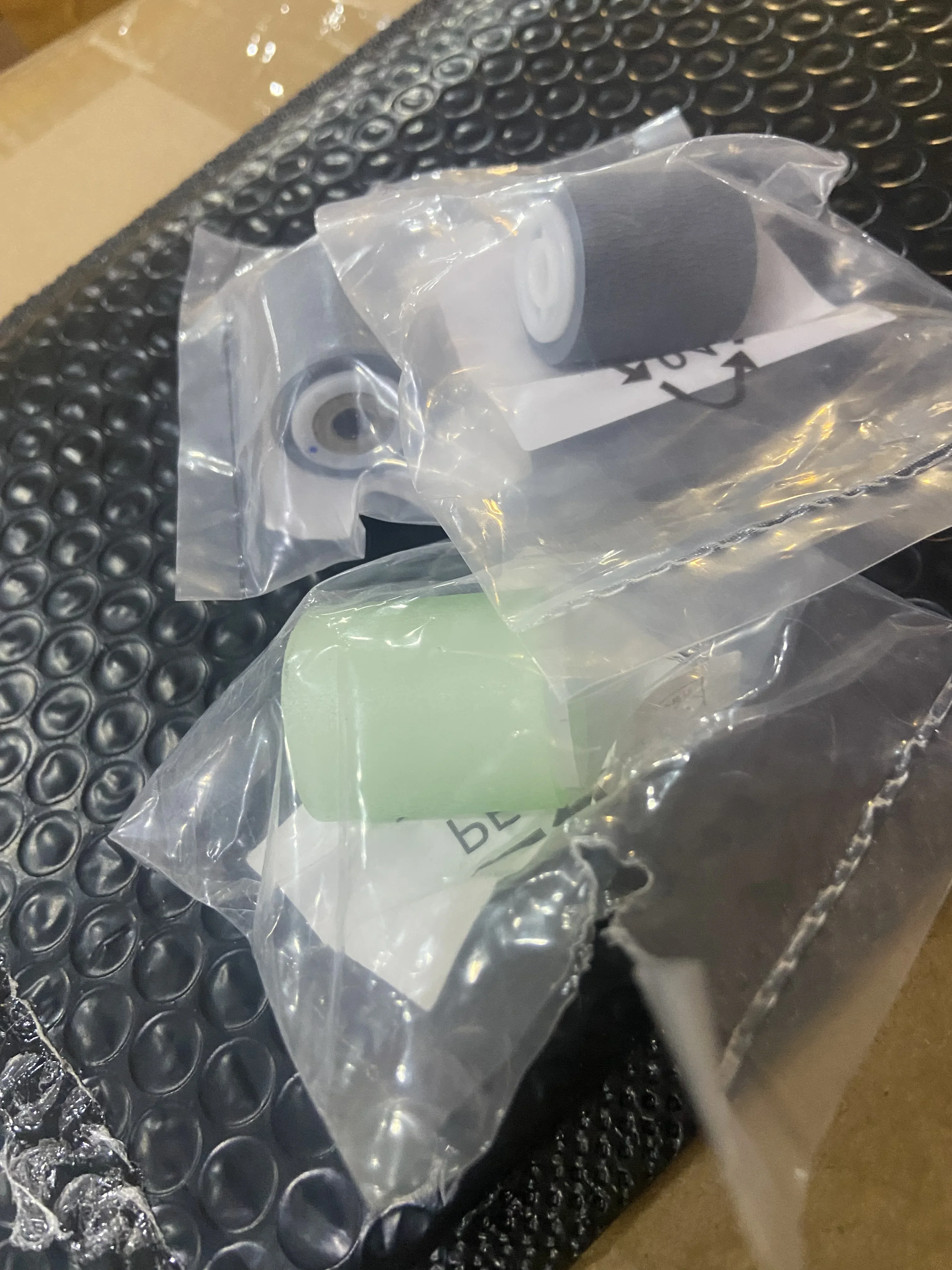 5Sets ADF Paper Pickup Roller Paper Feed Roller 6LE502960 6LE502970 for Toshiba E-Studio 250 E350 450 E255 355 455
5Sets ADF Paper Pickup Roller Paper Feed Roller 6LE502960 6LE502970 for Toshiba E-Studio 250 E350 450 E255 355 455