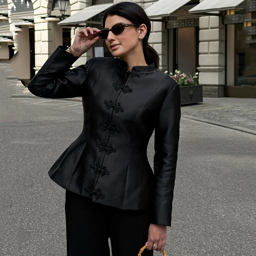 Linad Street Chic Black Stand Collar Coats For Woman Autumn Elegant Satin Long Sleeve Jackets Chinese Style Black Outerwear 2025
Linad Street Chic Black Stand Collar Coats For Woman Autumn Elegant Satin Long Sleeve Jackets Chinese Style Black Outerwear 2025