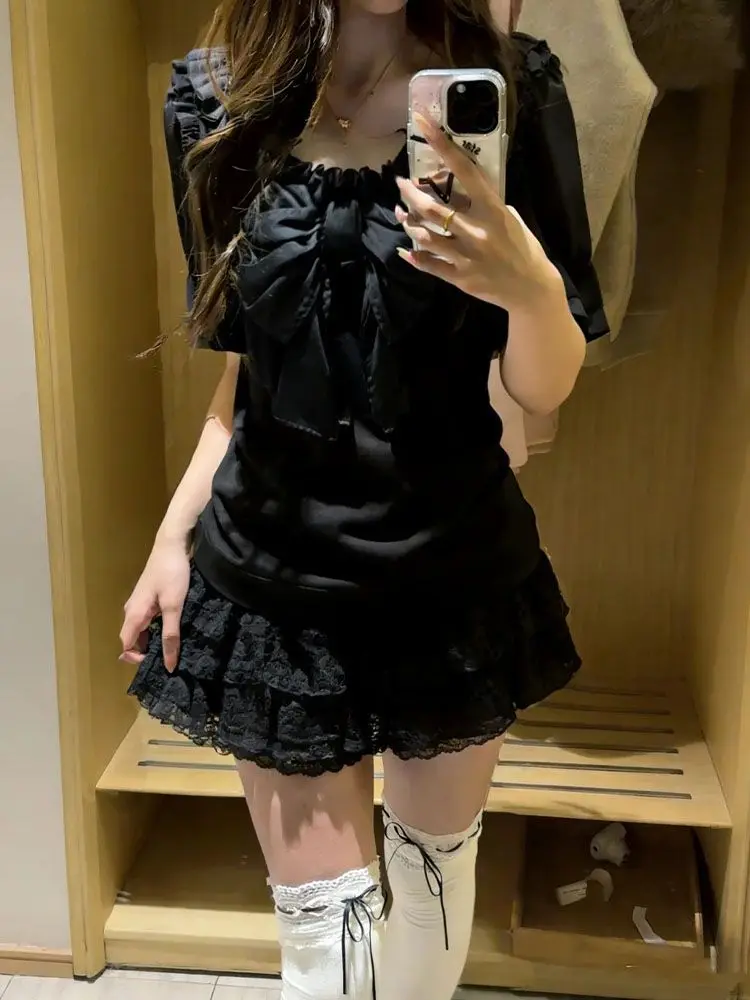 Summer Japanese Gothic Hepburn Y2k Bow Top+High-waist Lace Cake Skirt Two-piece Female Spicy Girls Dark Slim Short Skirts Suit
Summer Japanese Gothic Hepburn Y2k Bow Top+High-waist Lace Cake Skirt Two-piece Female Spicy Girls Dark Slim Short Skirts Suit