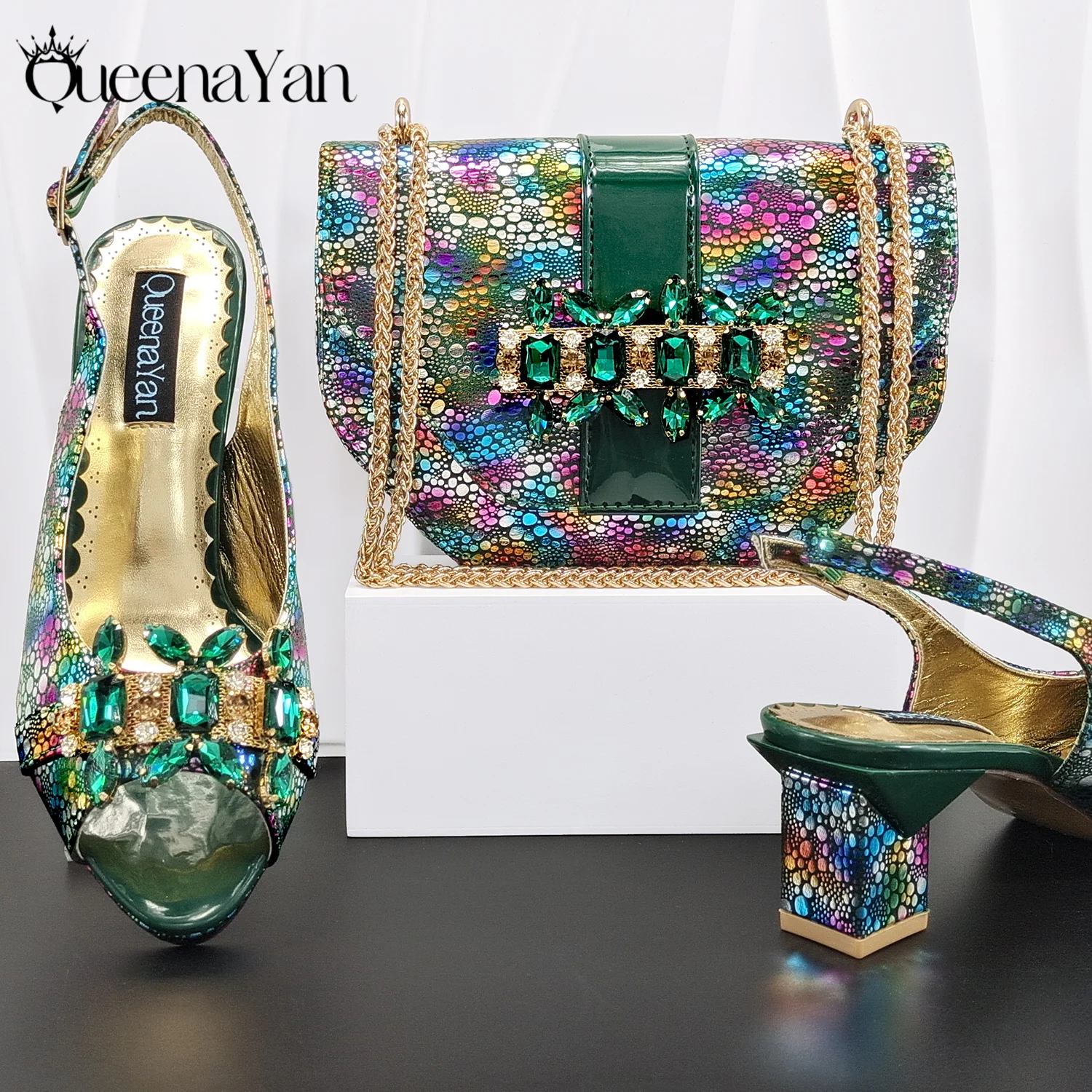 Fashion Design Rhinestone Embellished Three-Dimensional Bag And Good Material Peep Toe Pumps Elegant Clutch Bag Women Shoes
Fashion Design Rhinestone Embellished Three-Dimensional Bag And Good Material Peep Toe Pumps Elegant Clutch Bag Women Shoes