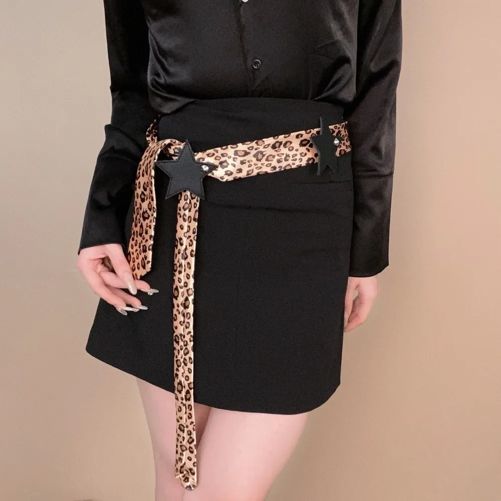 Niche Design Elegant Leopard Print Scarf Star Hand Tied Polka Dot Waist Belt Spicy Girl Chic Long Vintage Scarf Woman
Niche Design Elegant Leopard Print Scarf Star Hand Tied Polka Dot Waist Belt Spicy Girl Chic Long Vintage Scarf Woman