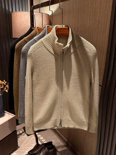 Simple Classic Men's Thickened Stand Collar Open Cardigan Sweater Spring 2026 Fashion Pure Color Knitted Outerwear
Simple Classic Men's Thickened Stand Collar Open Cardigan Sweater Spring 2026 Fashion Pure Color Knitted Outerwear