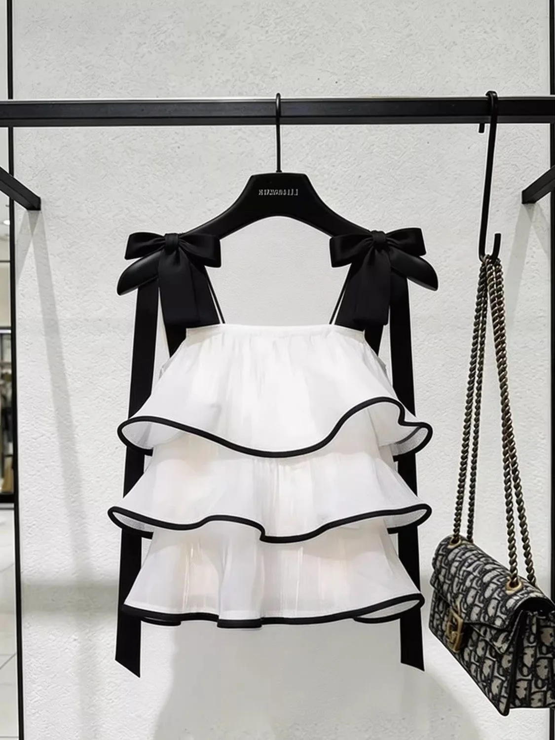 Unique White Lace Trim off Shoulder Blouse Women's Summer New Style Unique Beautiful Design Sensation Sleeveless Shirt
Unique White Lace Trim off Shoulder Blouse Women's Summer New Style Unique Beautiful Design Sensation Sleeveless Shirt
