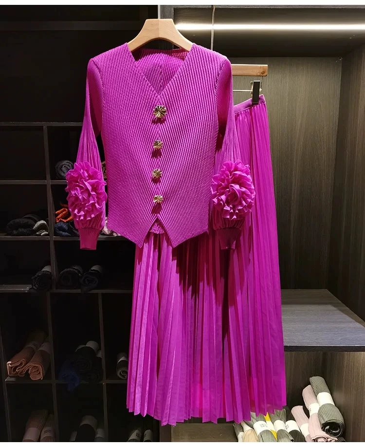 Miyake Elegant Temperament Commuter Style Pleated Two-piece Set Women's Autumn 3D Flower Diamond Buttons Tops And Skirt Suit
Miyake Elegant Temperament Commuter Style Pleated Two-piece Set Women's Autumn 3D Flower Diamond Buttons Tops And Skirt Suit