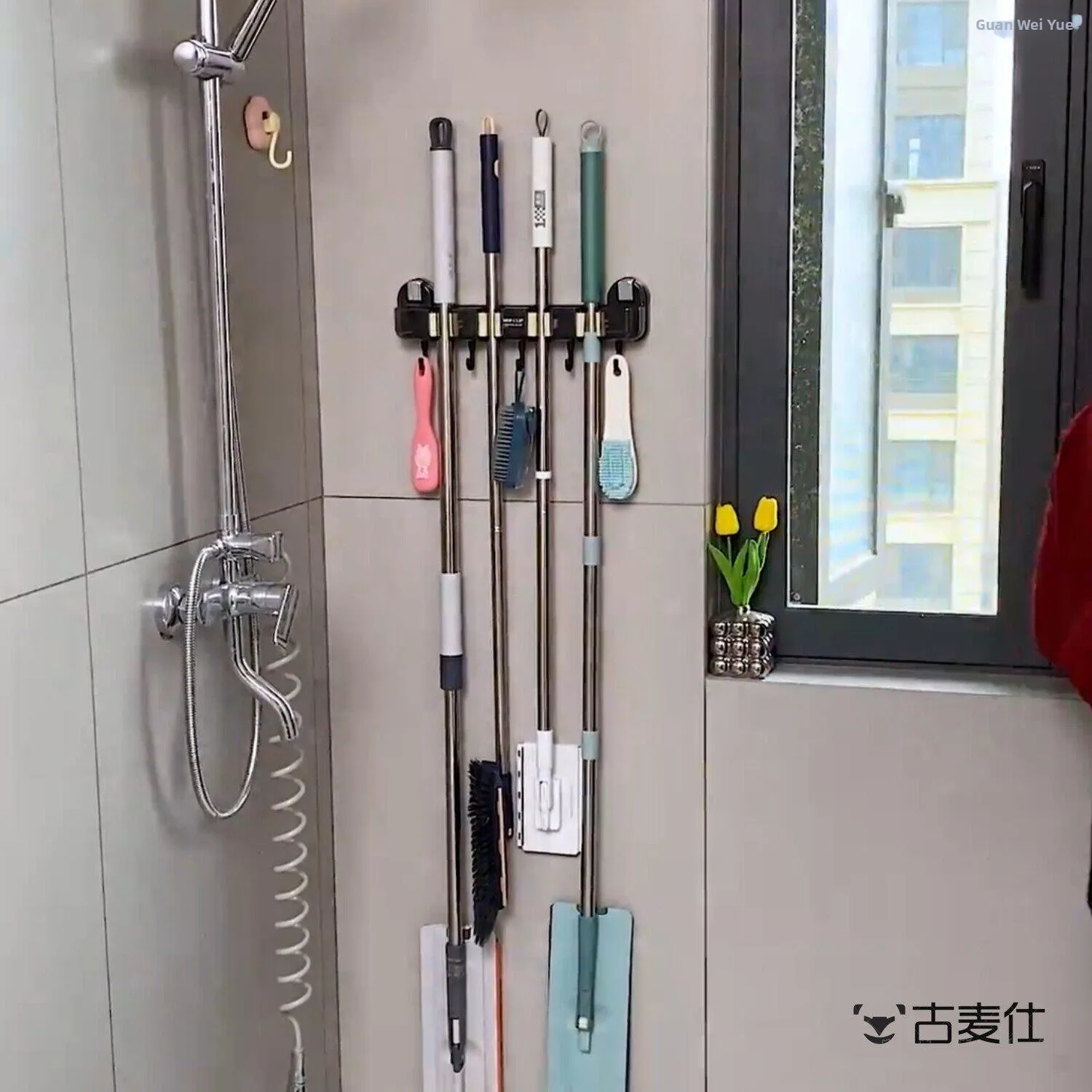 Bathroom Wall Mounted Mop And Broom Holder Suction Cup Strong Load Bearing Storage Rack Fixed Bracket for Office Use
Bathroom Wall Mounted Mop And Broom Holder Suction Cup Strong Load Bearing Storage Rack Fixed Bracket for Office Use