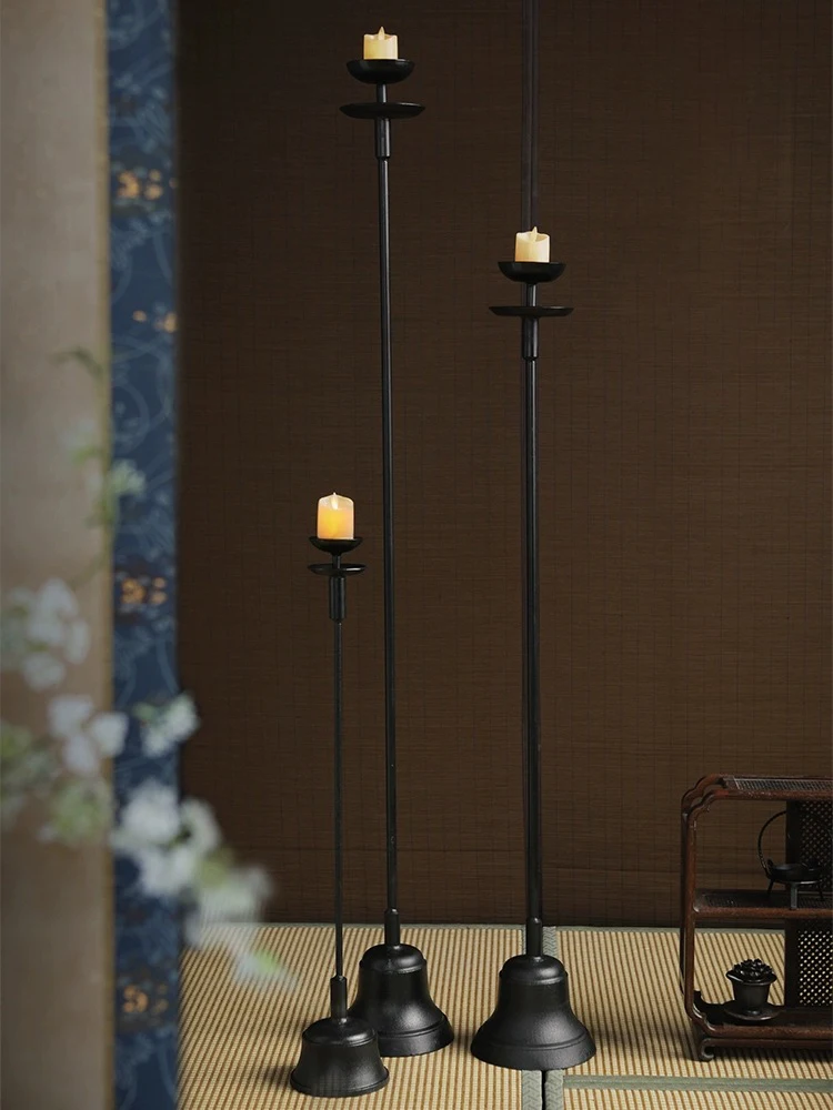 Винтажные напольные подсвечники, роскошные украшения для гостиной, подсвечник, интерьер, элегантный металлический подсвечник, украшения
Винтажные напольные подсвечники, роскошные украшения для гостиной, подсвечник, интерьер, элегантный металлический подсвечник, украшения