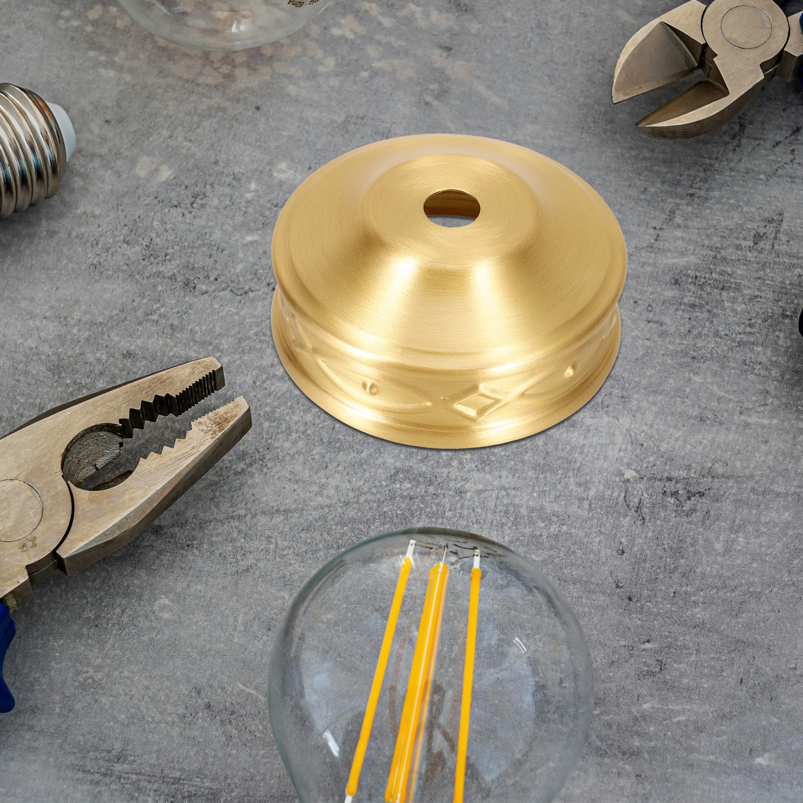 DIY Lamp Holder Cup E27 Base Sturdy Copper Material Versatile Lighting Scenarios Enhanced Focus Aesthetic Protection Reusable
DIY Lamp Holder Cup E27 Base Sturdy Copper Material Versatile Lighting Scenarios Enhanced Focus Aesthetic Protection Reusable