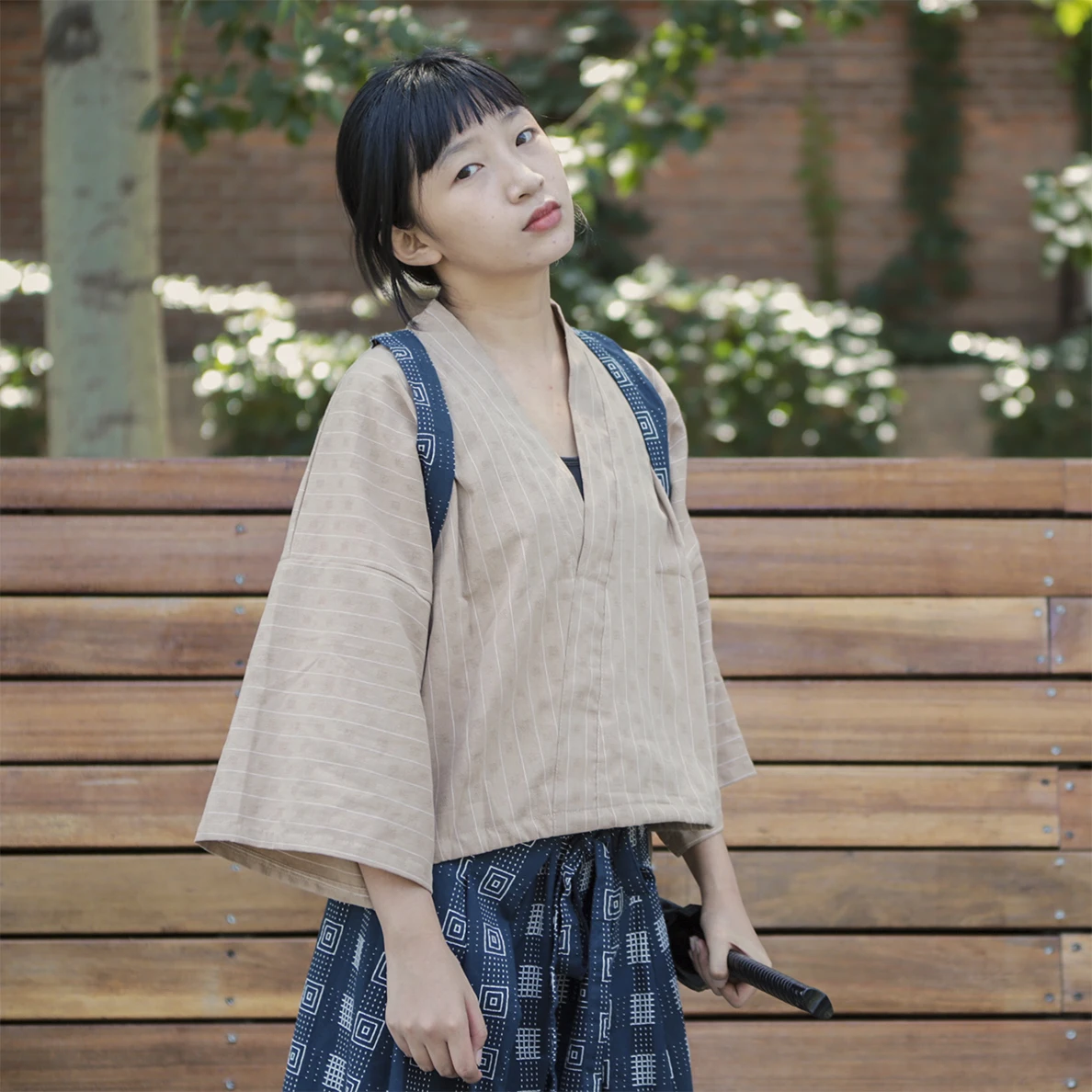 Женская футболка с V-образным вырезом и узлом, в стиле самурайский, из смесового хлопка и льна, в полоску, оригинальный дизайн, летняя, повседневная
Женская футболка с V-образным вырезом и узлом, в стиле самурайский, из смесового хлопка и льна, в полоску, оригинальный дизайн, летняя, повседневная