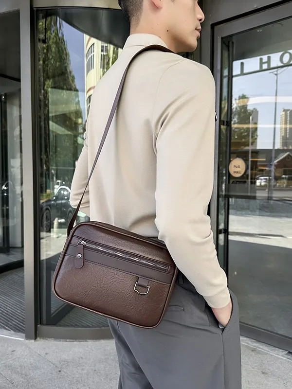 Men's Busin Casual Crossbody Bag 2025 New Faion Single oulder Bag Commute Sli Small Square Bag Wide oulder Strap...
Men's Busin Casual Crossbody Bag 2025 New Faion Single oulder Bag Commute Sli Small Square Bag Wide oulder Strap...