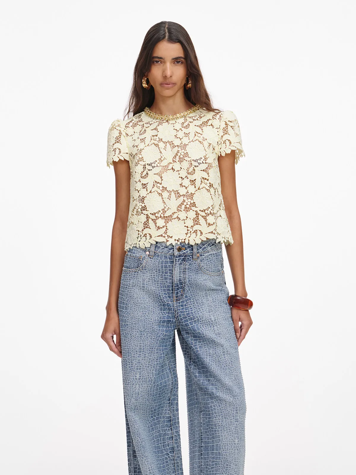 Elegant round Neck Short Sleeve Lace Shirt Sexy Cream Yellow Diamond Decorated Women's Fashion Summer New Arrival Top
Elegant round Neck Short Sleeve Lace Shirt Sexy Cream Yellow Diamond Decorated Women's Fashion Summer New Arrival Top