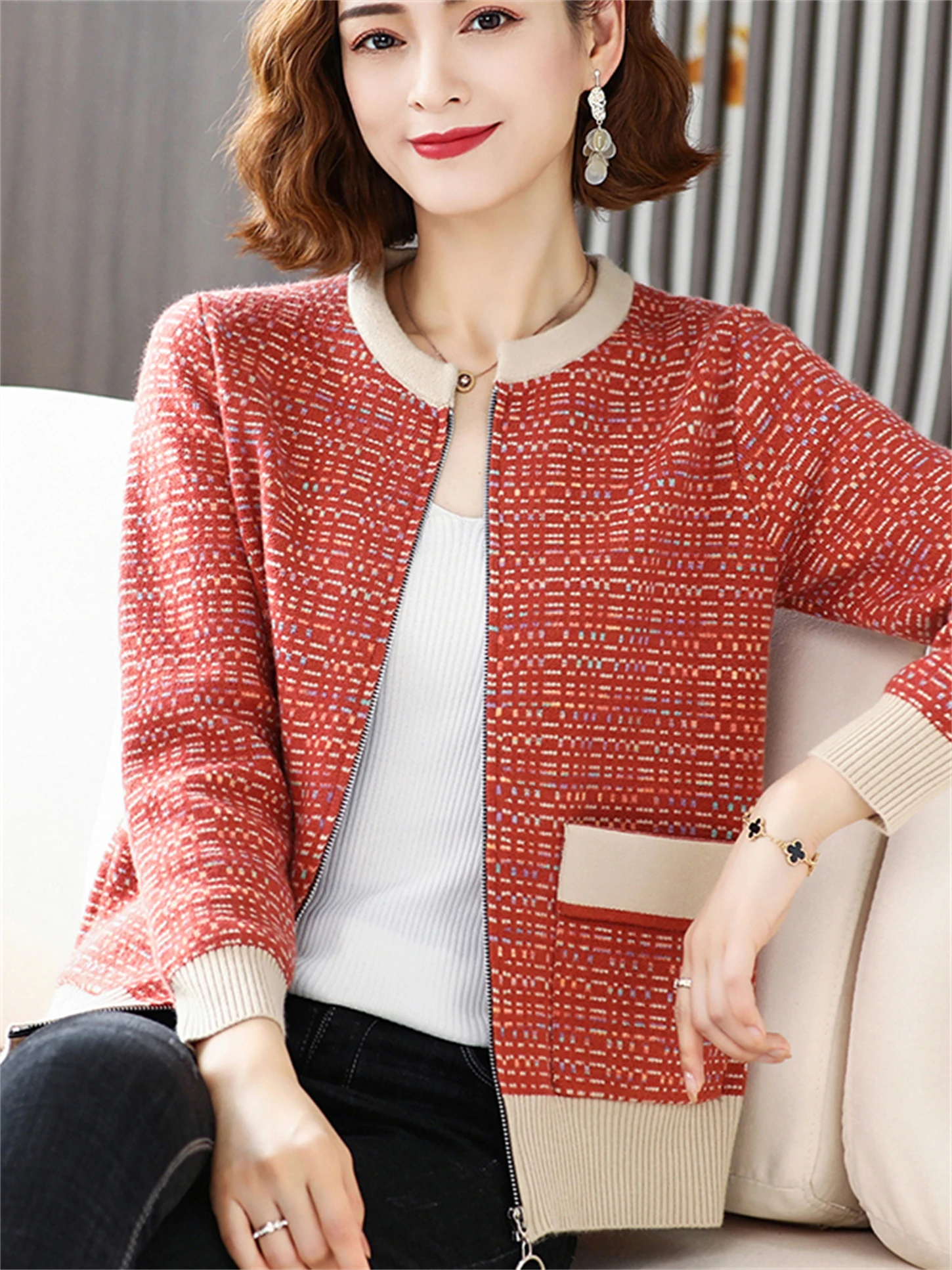 Faionable вязаная молния ort Jaet верхняя одежда с бейсбольным воротником для женщин среднего возраста осень-зима Новое поступление Ele Sle
Faionable вязаная молния ort Jaet верхняя одежда с бейсбольным воротником для женщин среднего возраста осень-зима Новое поступление Ele Sle