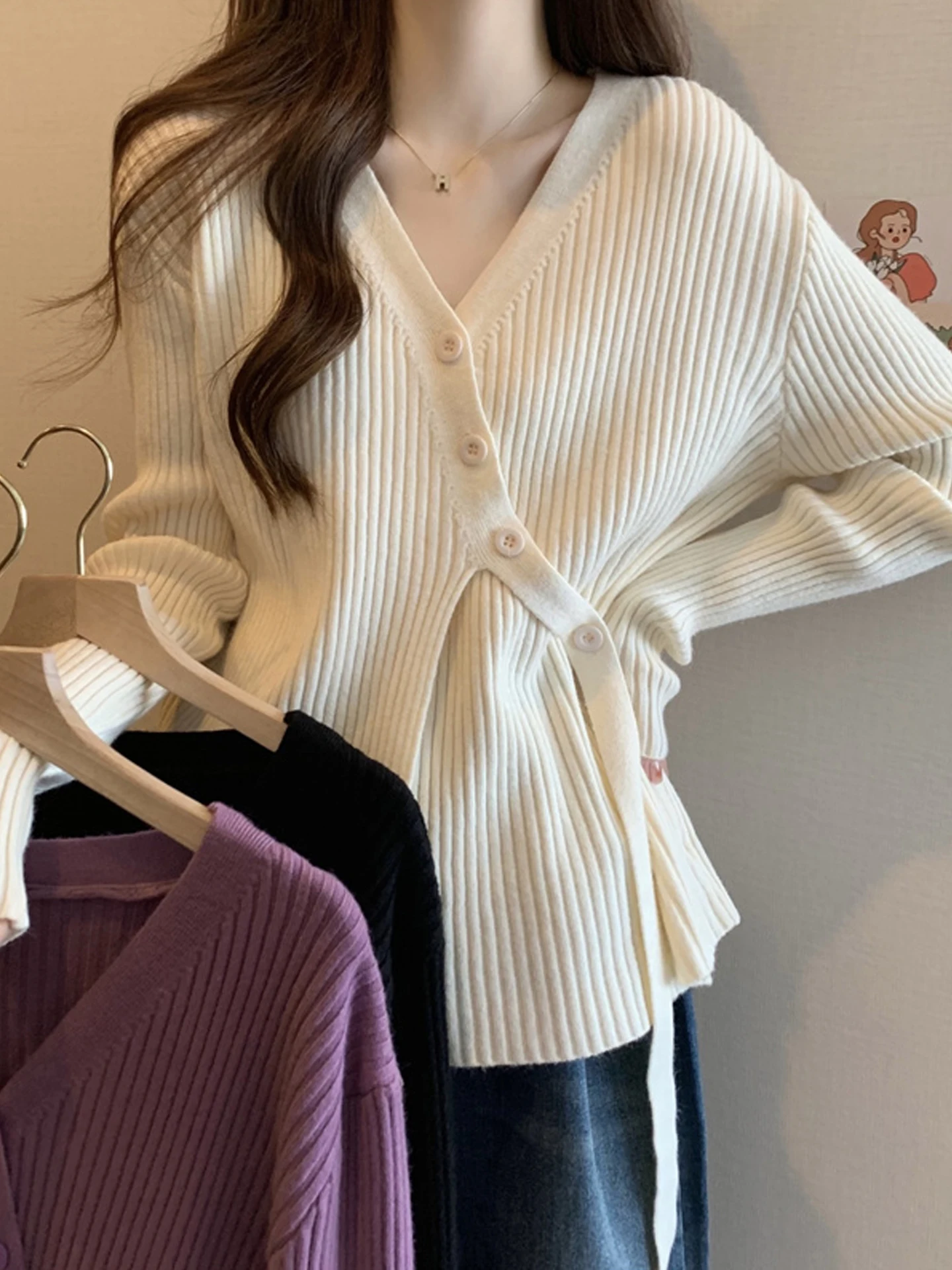 Slimming V-Ne Long Sve Knitted Top Women's Autumn Winter plus Size Boting irt Korean Sle Loose Fit Warmth Inner Wear
Slimming V-Ne Long Sve Knitted Top Women's Autumn Winter plus Size Boting irt Korean Sle Loose Fit Warmth Inner Wear
