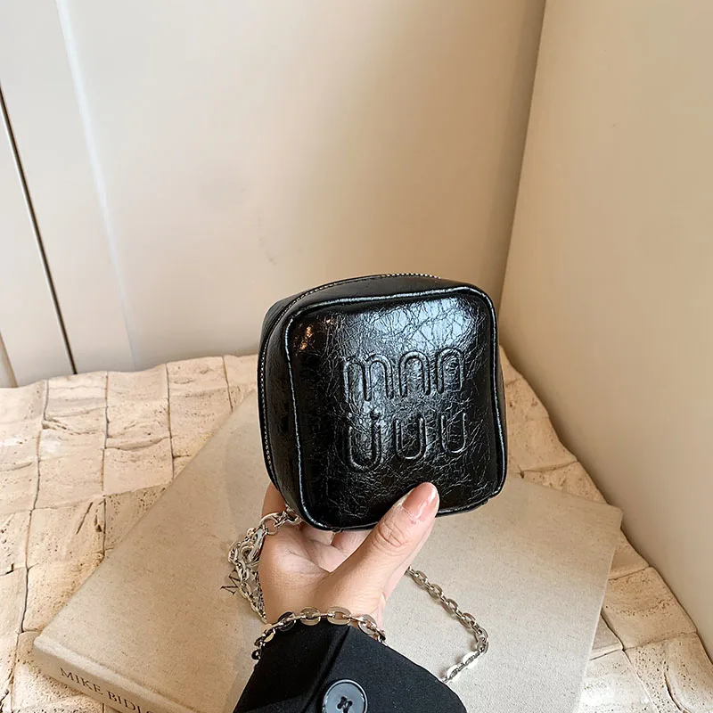 2025 New Versatile Small Handbag For Women Chain Crossbody Bag Exquisite Mini Lipstick Coin Purses Black Silver Bag Luxury Brand
2025 New Versatile Small Handbag For Women Chain Crossbody Bag Exquisite Mini Lipstick Coin Purses Black Silver Bag Luxury Brand