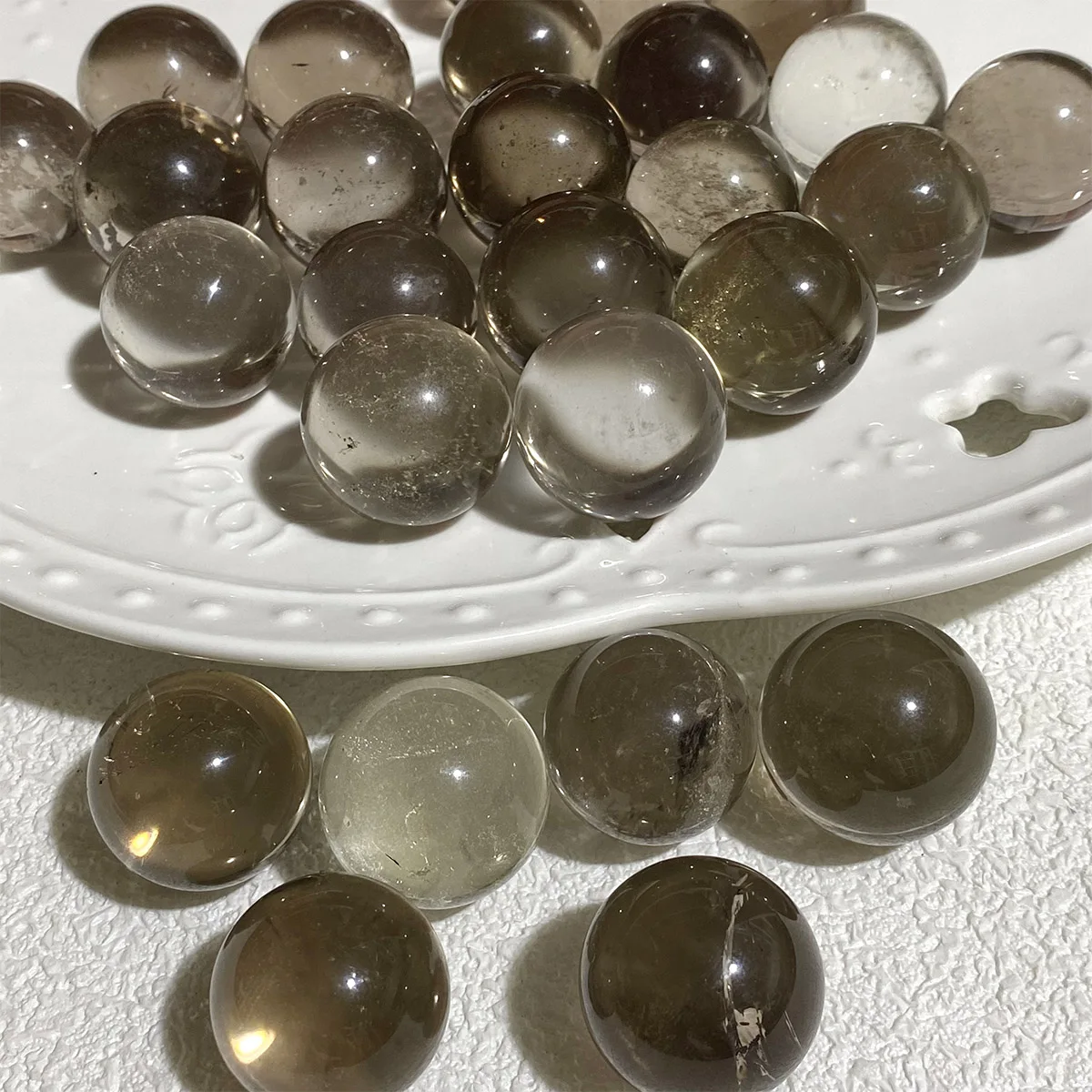 2PC Natural Smoky Quartz Ball, Polished Reiki Crystal, Healing Energy Stone Sphere, Desk, Home Decoration, Souvenirs Gifts,
2PC Natural Smoky Quartz Ball, Polished Reiki Crystal, Healing Energy Stone Sphere, Desk, Home Decoration, Souvenirs Gifts,