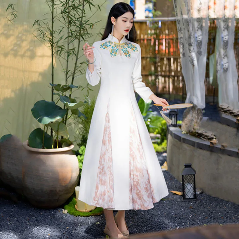 High-End Autumn Chinese Style Qipao Women Elegant Retro Embroidery Slim Lady Belt Pleats Dress Cheongsam Female S-XXL
High-End Autumn Chinese Style Qipao Women Elegant Retro Embroidery Slim Lady Belt Pleats Dress Cheongsam Female S-XXL