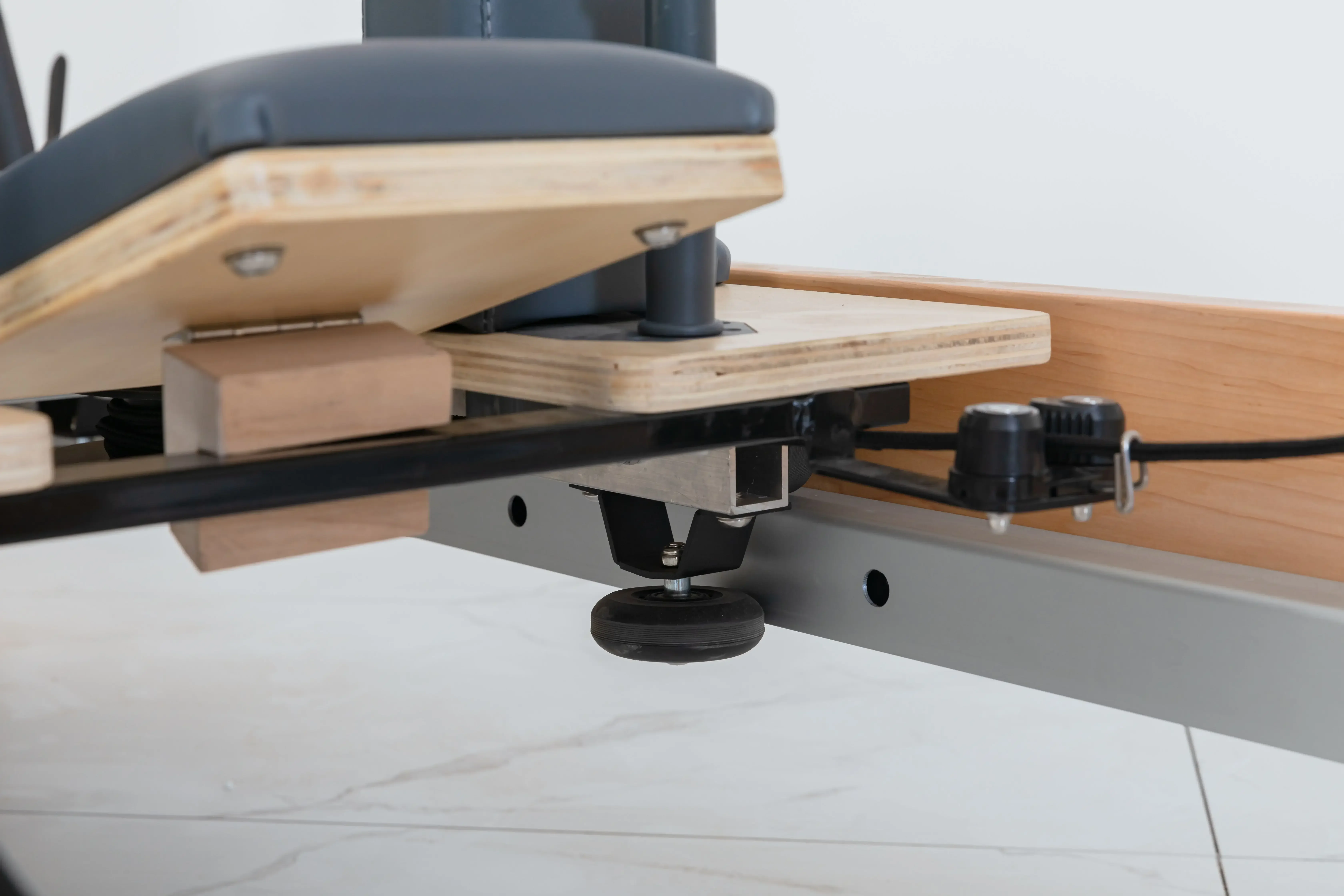 Машина для перемещения ног, бестселлер Cadillac, коммерческая студия, мощный тренажерный зал, домашний пилатес-реформер
Машина для перемещения ног, бестселлер Cadillac, коммерческая студия, мощный тренажерный зал, домашний пилатес-реформер