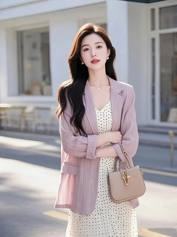 Summer 2026 Women's Casual Pink Suit Jacket Lightweight Comfortable Loose Fit Commute Style Sun Protection Fashion Trend
Summer 2026 Women's Casual Pink Suit Jacket Lightweight Comfortable Loose Fit Commute Style Sun Protection Fashion Trend