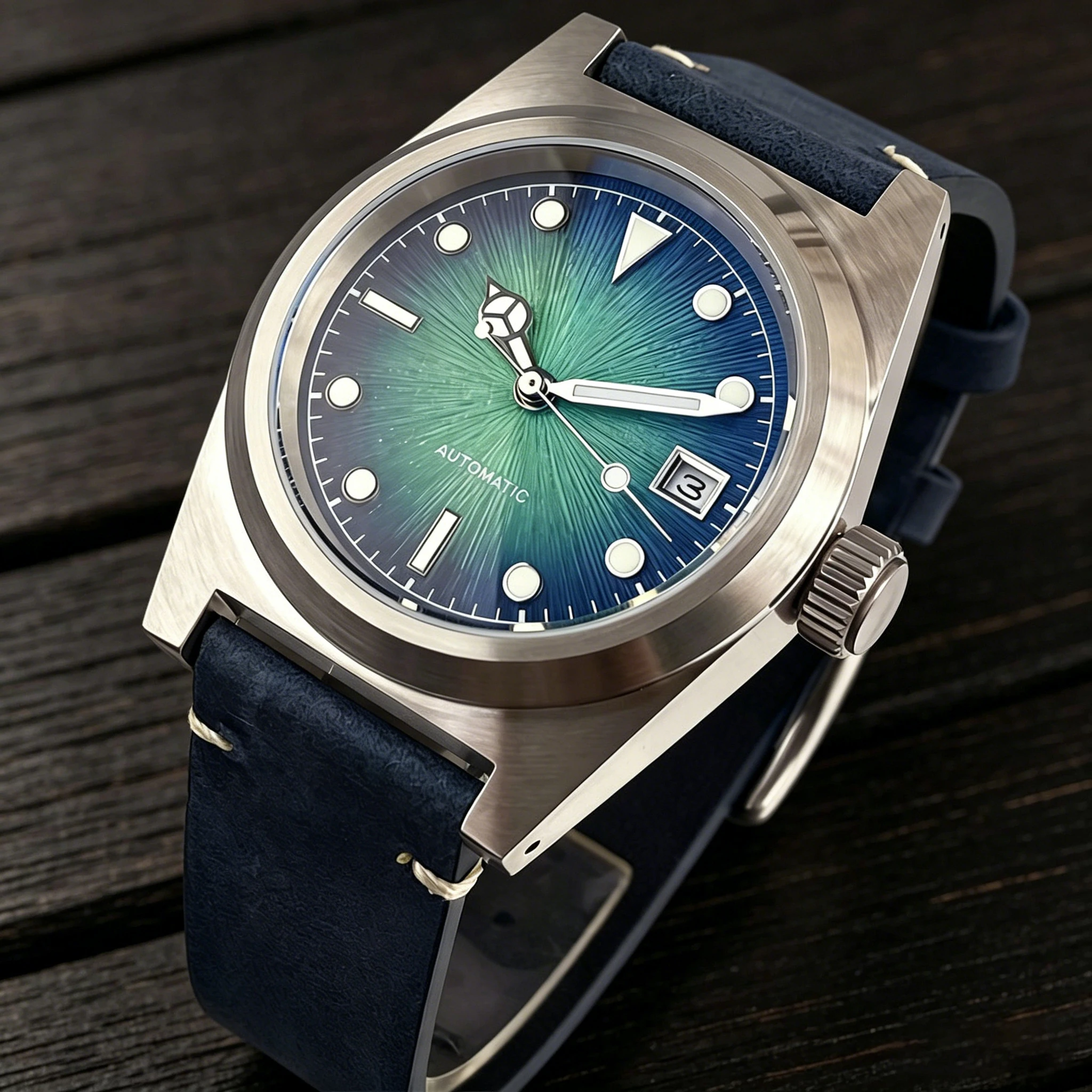 38mm Mechanical Watch Men Field Green Gradient Texture Face 200m Waterproof Steel Wristwatch AR Domed Sapphire Crystal Luminous
38mm Mechanical Watch Men Field Green Gradient Texture Face 200m Waterproof Steel Wristwatch AR Domed Sapphire Crystal Luminous