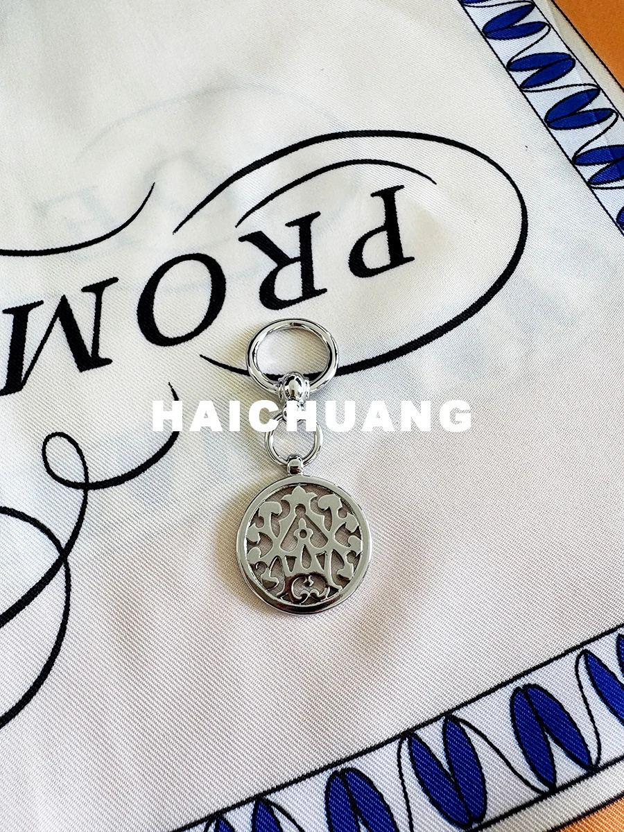 Metal Scarf Buckle Lady Scarf Holder Scarfs Rings Luxury Scarves Bandanas Button Accessories
Metal Scarf Buckle Lady Scarf Holder Scarfs Rings Luxury Scarves Bandanas Button Accessories