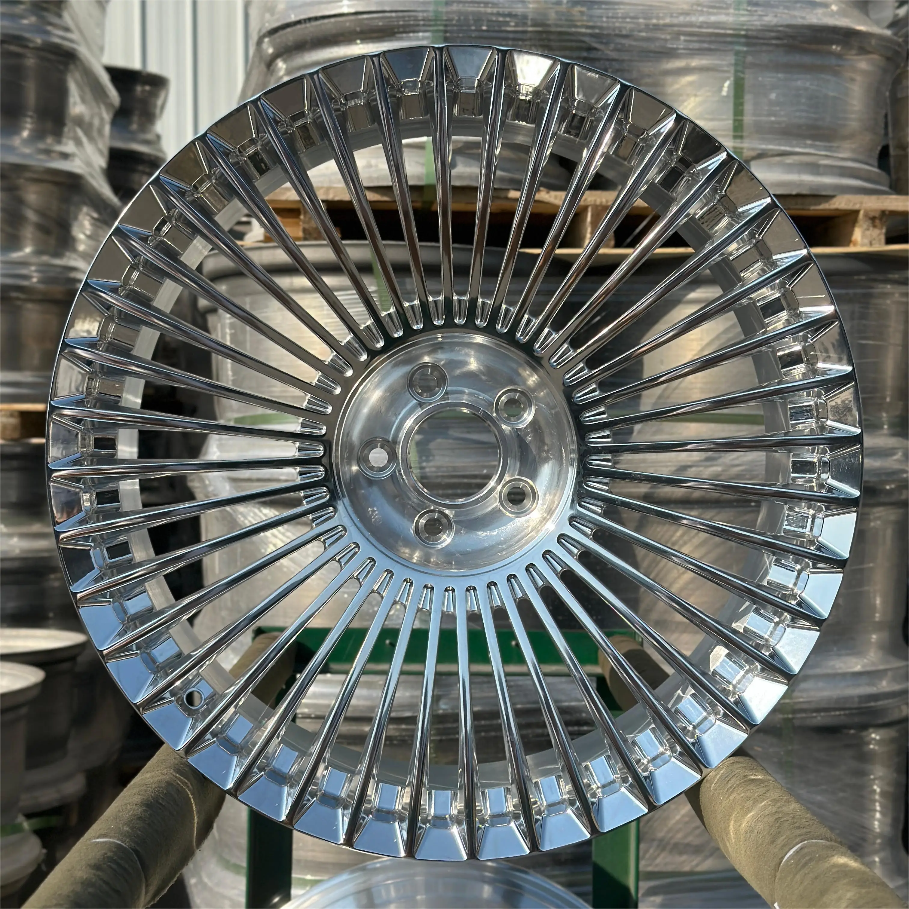 One-Piece Polished Forged Wheel Custom Wheel Rim 16-30 Inches Aluminum Alloy Muti-Spoke for Modification Car Custom
One-Piece Polished Forged Wheel Custom Wheel Rim 16-30 Inches Aluminum Alloy Muti-Spoke for Modification Car Custom