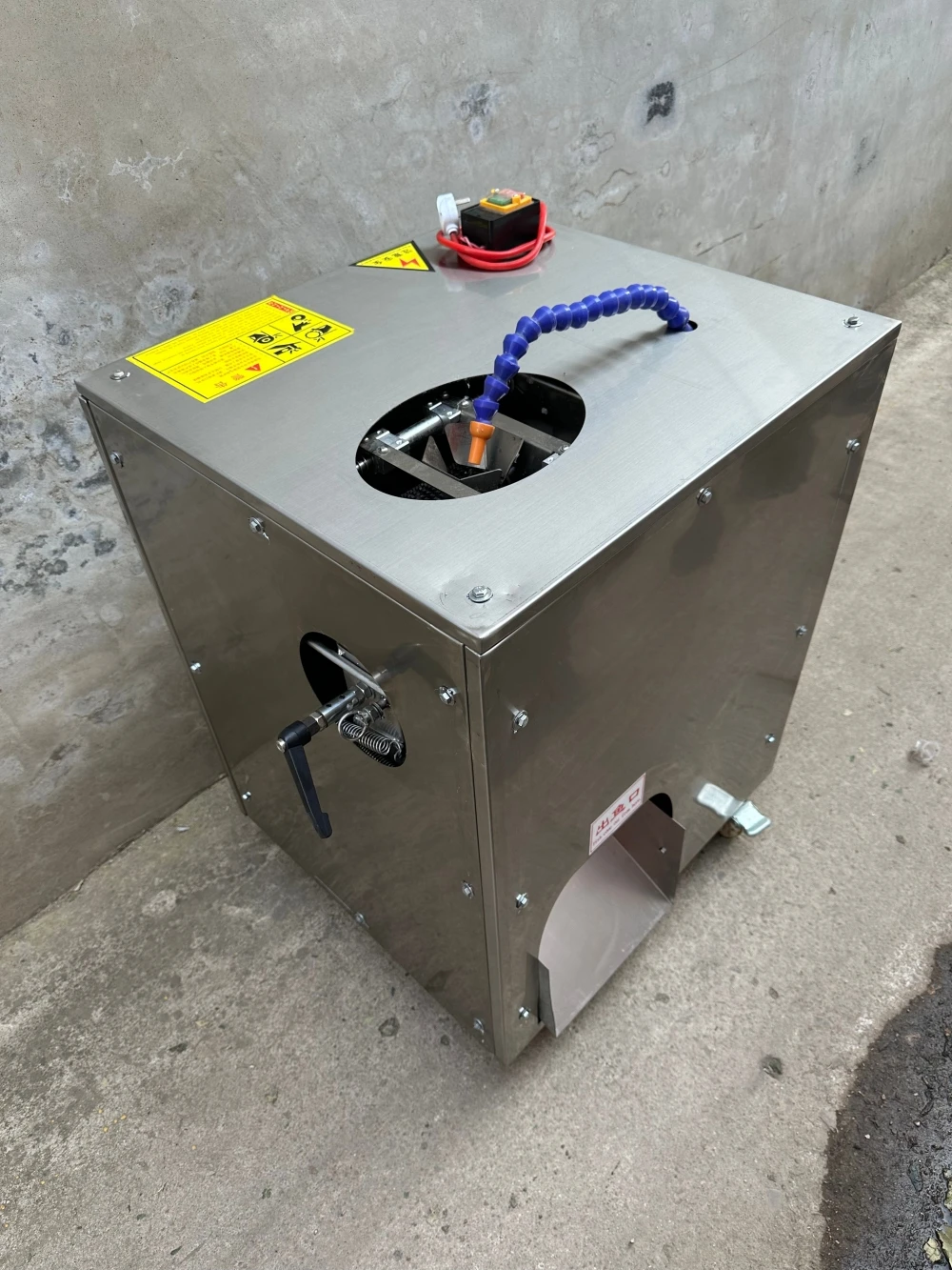 New Commercial Fish Scale Peeling Machine Fish Scaler Stainless Steel High Efficiency Seafood Processing Equipment
New Commercial Fish Scale Peeling Machine Fish Scaler Stainless Steel High Efficiency Seafood Processing Equipment