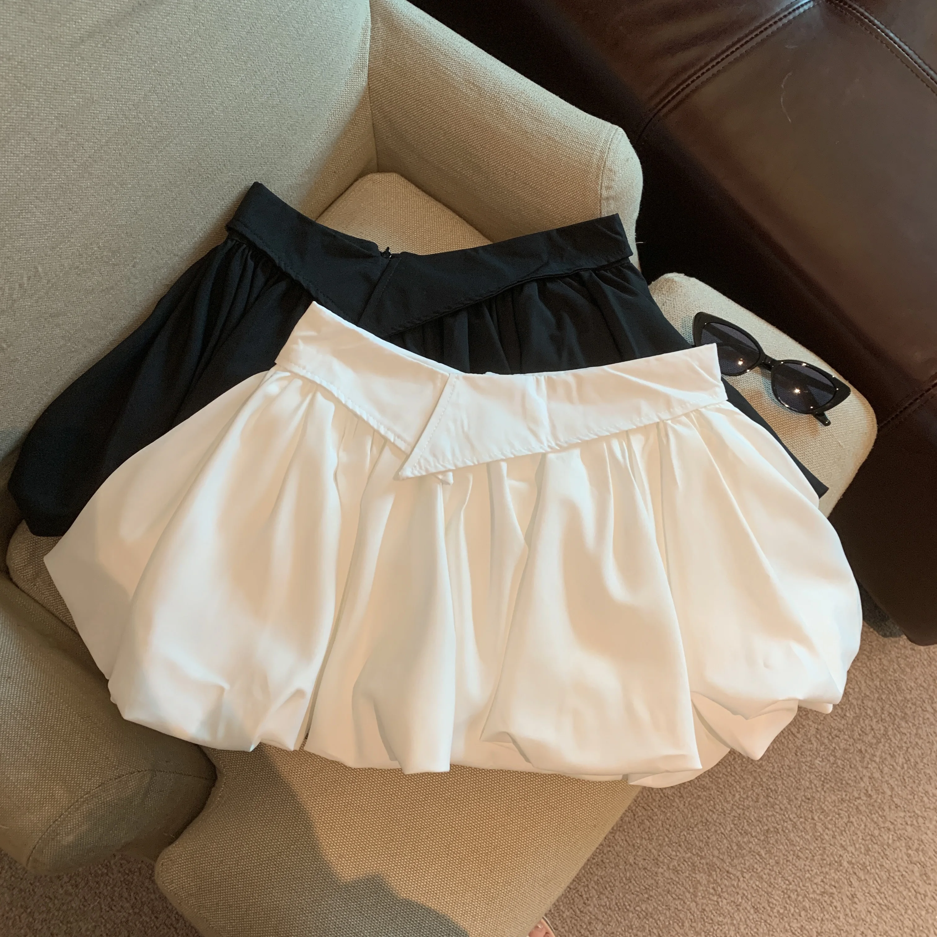Fashion Women's Solid Color Puff Skirt Niche Design High Waist Versatile Casual A-line Mini Skirts Female Trendy
Fashion Women's Solid Color Puff Skirt Niche Design High Waist Versatile Casual A-line Mini Skirts Female Trendy