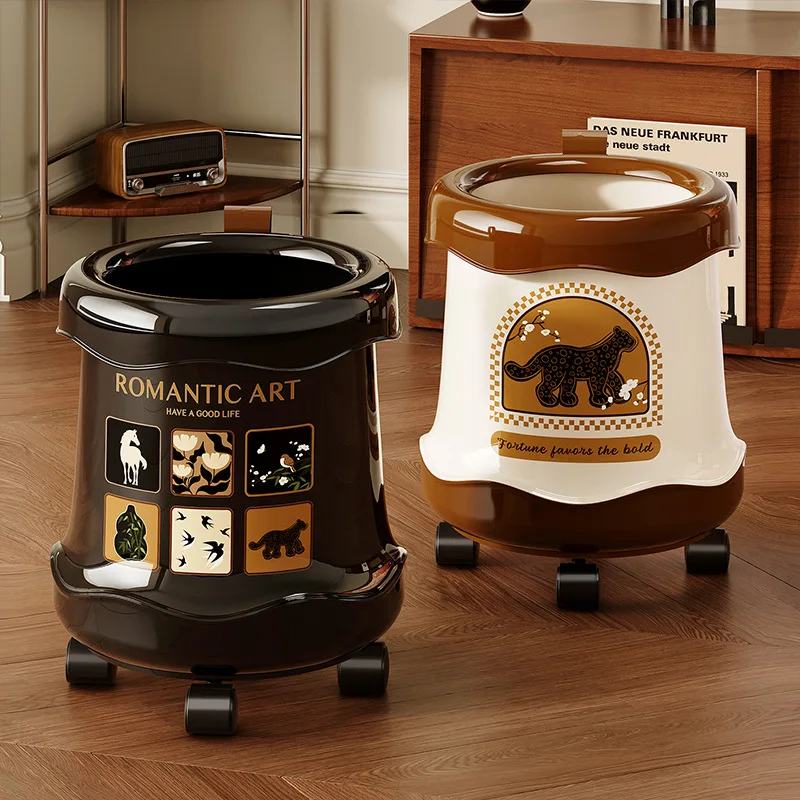 Retro Wheel Bathroom Trash Can Garbage Bin Garbage Can Kitchen Trash Can Large Capacity Living Room Household Wastebasket
Retro Wheel Bathroom Trash Can Garbage Bin Garbage Can Kitchen Trash Can Large Capacity Living Room Household Wastebasket