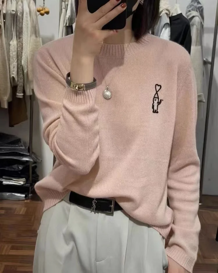 Women's Sweater Spring and Autumn New Style Cashmere Sweater Long Sleeve Round Neck Knitted Sweater Embroidered Top
Women's Sweater Spring and Autumn New Style Cashmere Sweater Long Sleeve Round Neck Knitted Sweater Embroidered Top