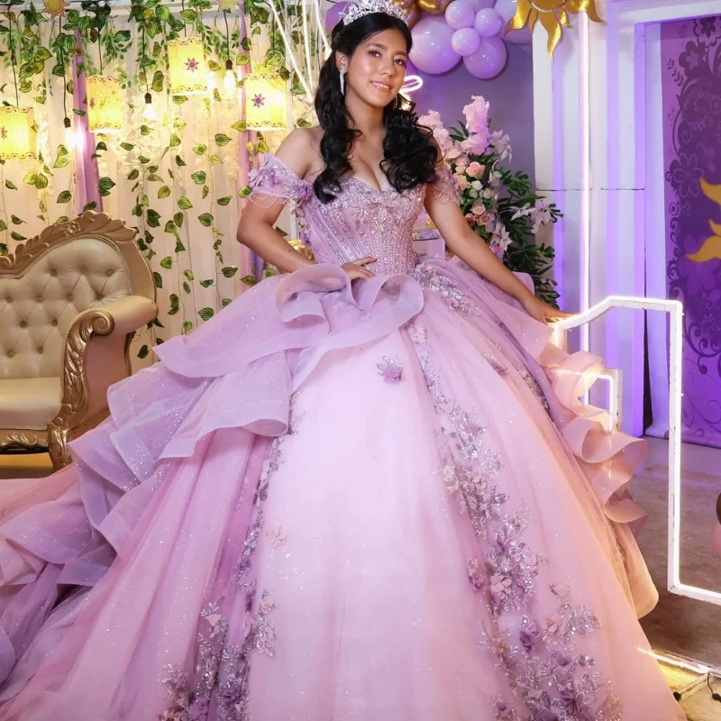 Purple Quinceanera Dress off-shoulder Glitter Crystal 3D Flower Decal Layering Long tail vestidos de 15 Quinceanera Customize
Purple Quinceanera Dress off-shoulder Glitter Crystal 3D Flower Decal Layering Long tail vestidos de 15 Quinceanera Customize