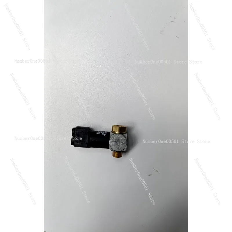 Pneumatic Pressure Sensing Connector 1/4 NPT Air Compression Fitting Industrial-Grade Coupling for Air Systems 78180410
Pneumatic Pressure Sensing Connector 1/4 NPT Air Compression Fitting Industrial-Grade Coupling for Air Systems 78180410