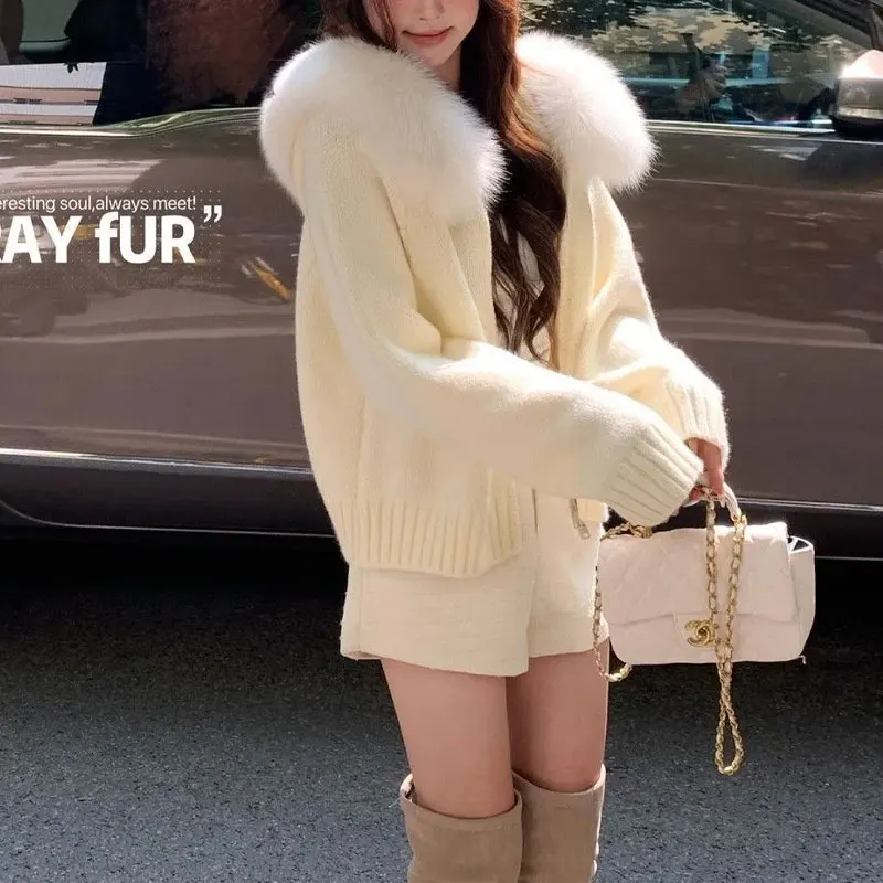 Gentle Fur Collar Hooded Basic Sweaters Women's Clothing Solid Color Autumn Winter Casual Fashion Zipper Loose Knitted Cardigan
Gentle Fur Collar Hooded Basic Sweaters Women's Clothing Solid Color Autumn Winter Casual Fashion Zipper Loose Knitted Cardigan