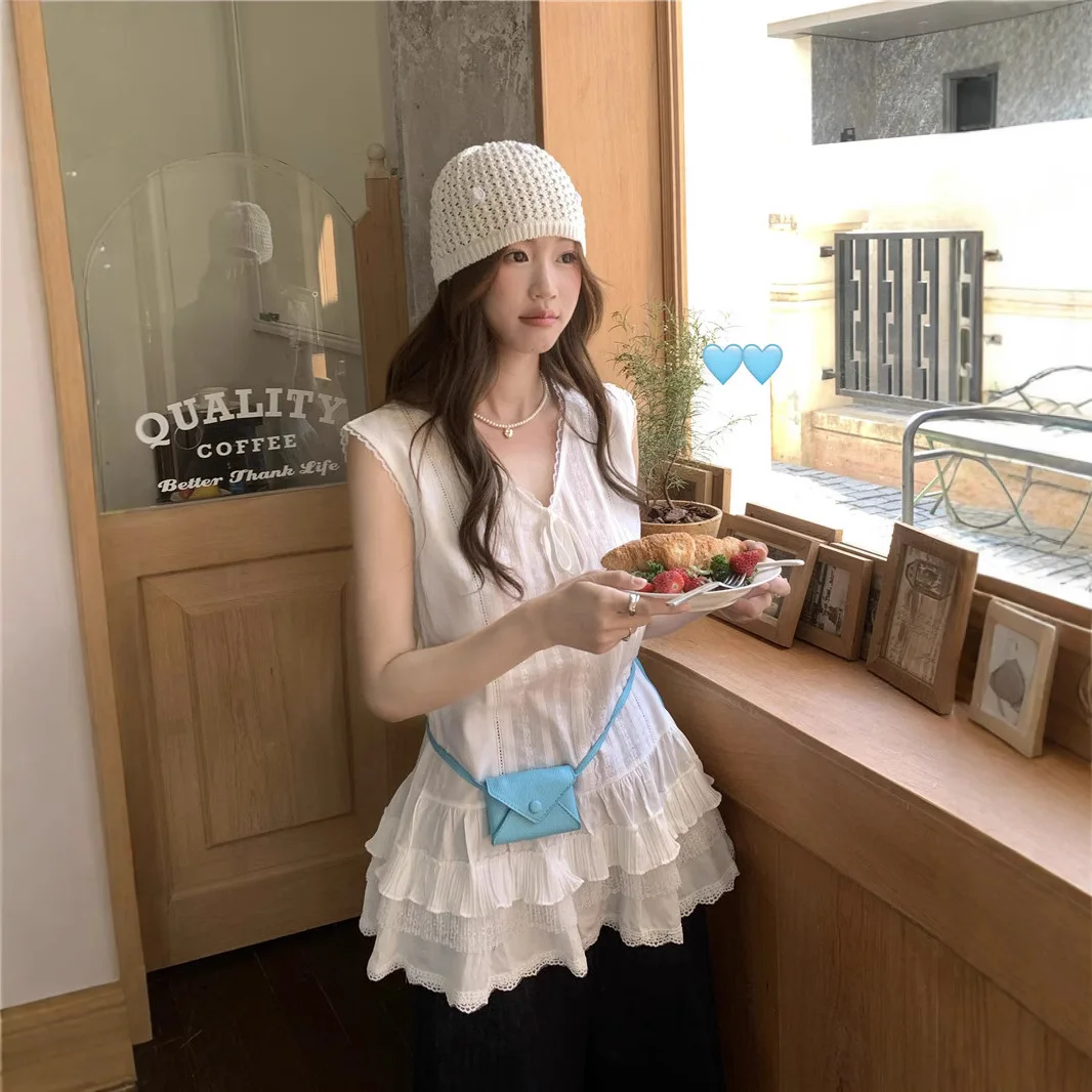 Womens Top Spring and Summer Korean Style Simple and Fashionable Sleeveless Layered Vest Skirt Stylish Daily Wear
Womens Top Spring and Summer Korean Style Simple and Fashionable Sleeveless Layered Vest Skirt Stylish Daily Wear