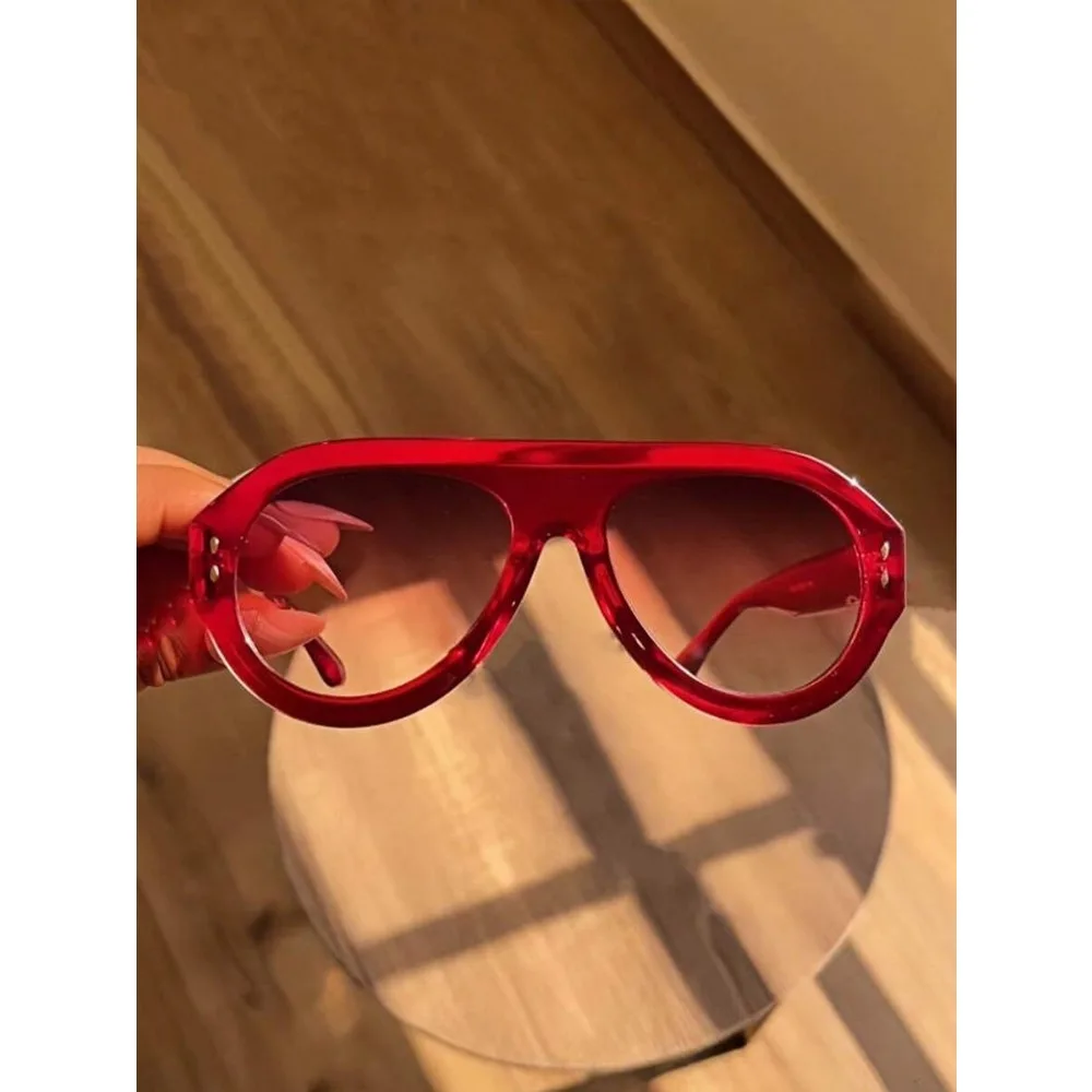 1pc Oversized Sports Fashion Glasses, Y2K Street Style Eyewear, Casual Vintage Shades for Women, Back to School MusicFest Gift
1pc Oversized Sports Fashion Glasses, Y2K Street Style Eyewear, Casual Vintage Shades for Women, Back to School MusicFest Gift