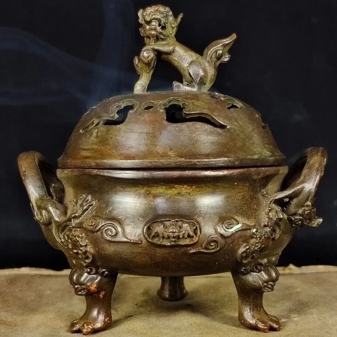 Collect copper buddha kirin tea landlord Statue table decoration tea pet
Collect copper buddha kirin tea landlord Statue table decoration tea pet