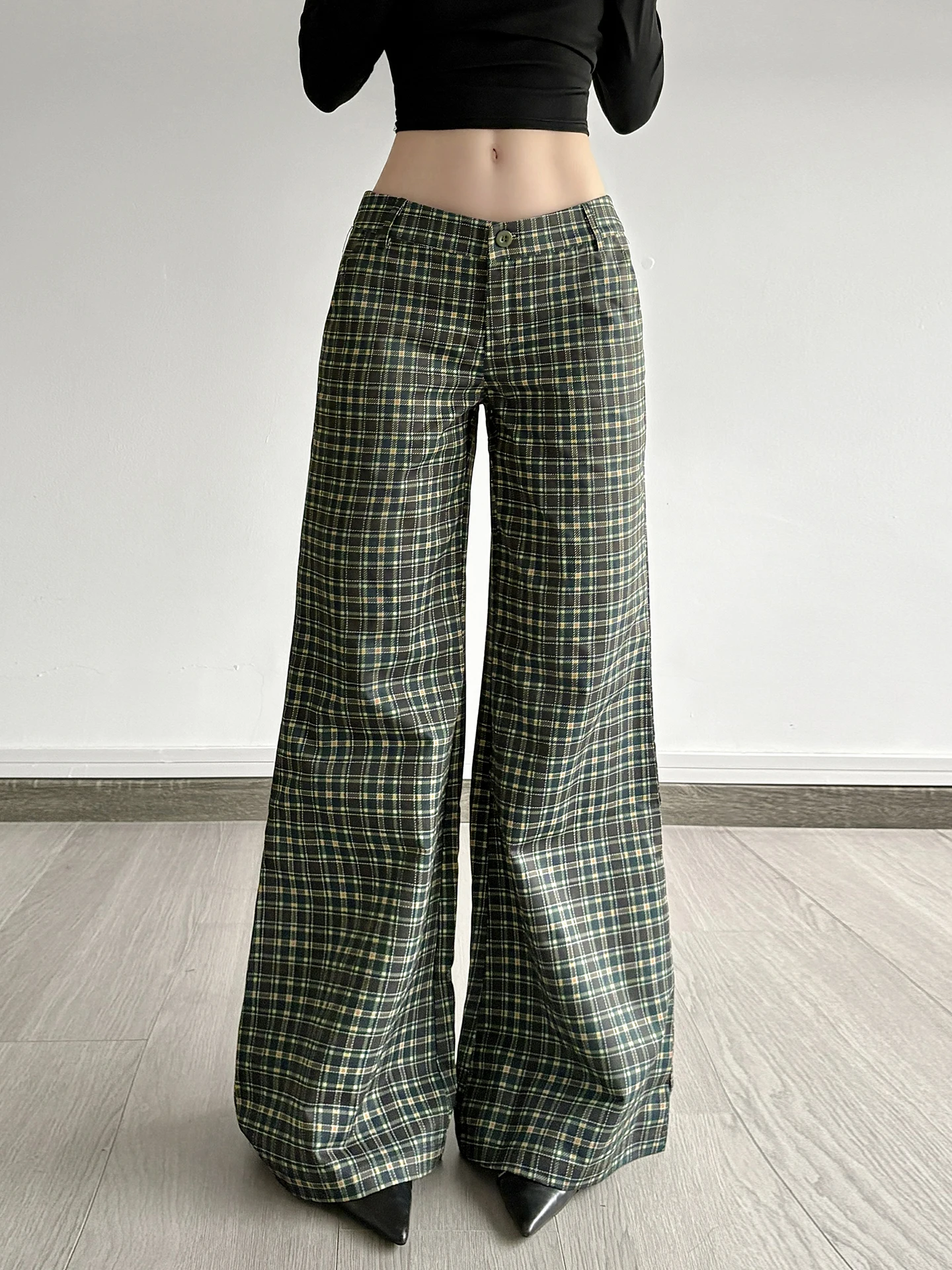 WEEKEEP American Retro Color Block Plaid Low Waist Wide Leg Casual Pants Women's Loose Fit Flattering Long Trousers
WEEKEEP American Retro Color Block Plaid Low Waist Wide Leg Casual Pants Women's Loose Fit Flattering Long Trousers