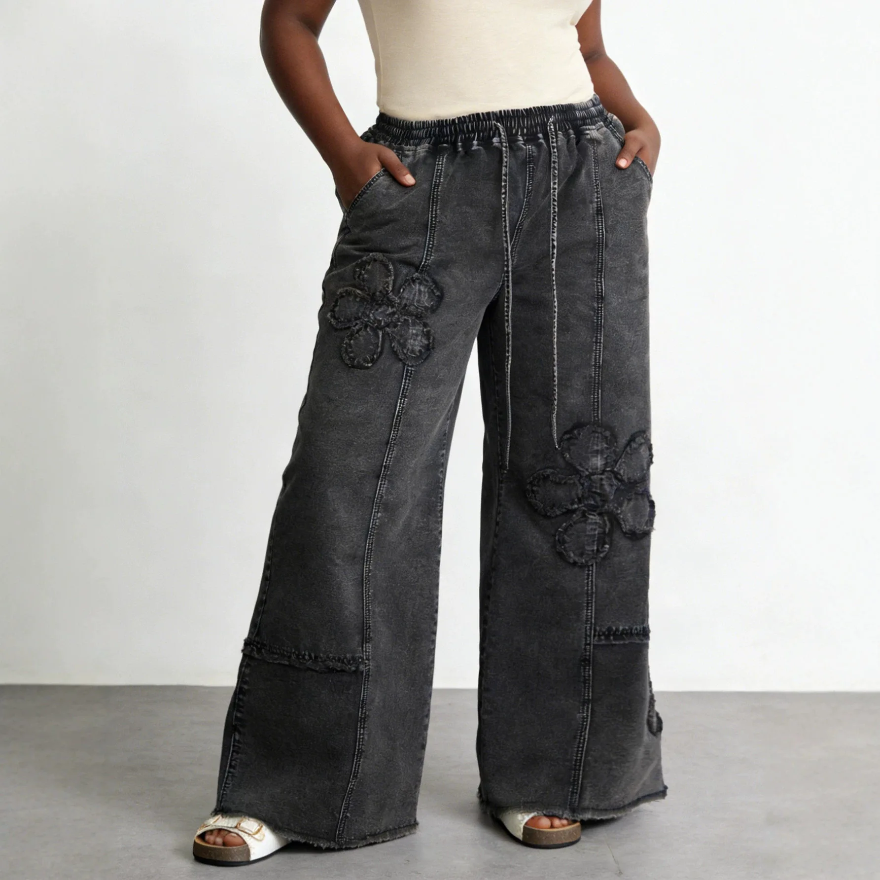 Jeans Women Straight Wide Leg Pants Flower Patch Elastic Waist Drawstring Floor Length Washed Vintage Denims Trousers Streetwear
Jeans Women Straight Wide Leg Pants Flower Patch Elastic Waist Drawstring Floor Length Washed Vintage Denims Trousers Streetwear