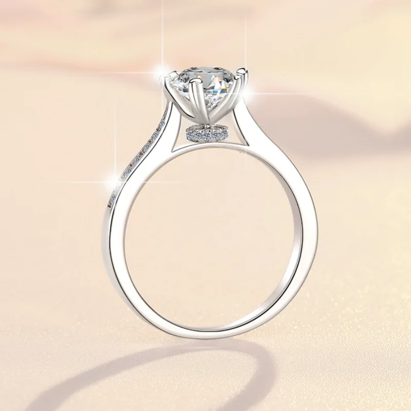 1Ct Moissanite PT950 Platinum Round Six-Prong Ring Women's - Clear whitening, understated luxury, top friend gifting
1Ct Moissanite PT950 Platinum Round Six-Prong Ring Women's - Clear whitening, understated luxury, top friend gifting