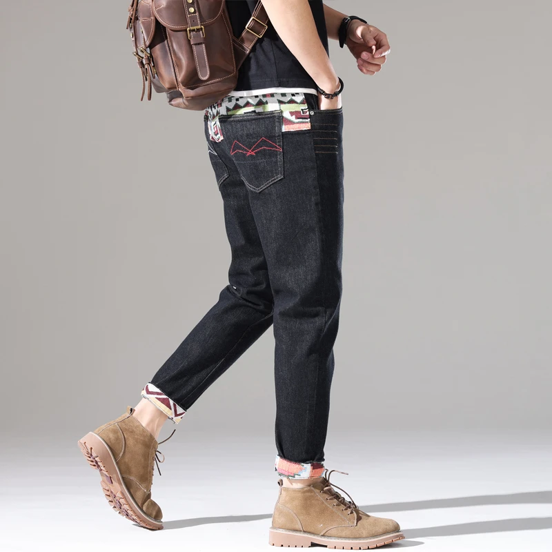 New embroidery small foot nine jeans men tide fall Korean version of the United States students youth versatile fashion Hombre
New embroidery small foot nine jeans men tide fall Korean version of the United States students youth versatile fashion Hombre