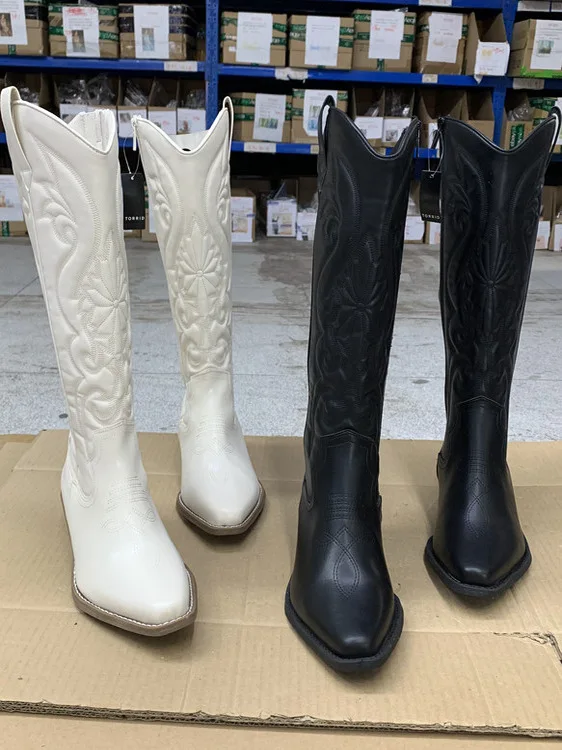 Fashionable Wide Size Women's Boots Pure Color Pointed Toe High Heel Side Zipper Long Boots Western Cowboy Boots
Fashionable Wide Size Women's Boots Pure Color Pointed Toe High Heel Side Zipper Long Boots Western Cowboy Boots