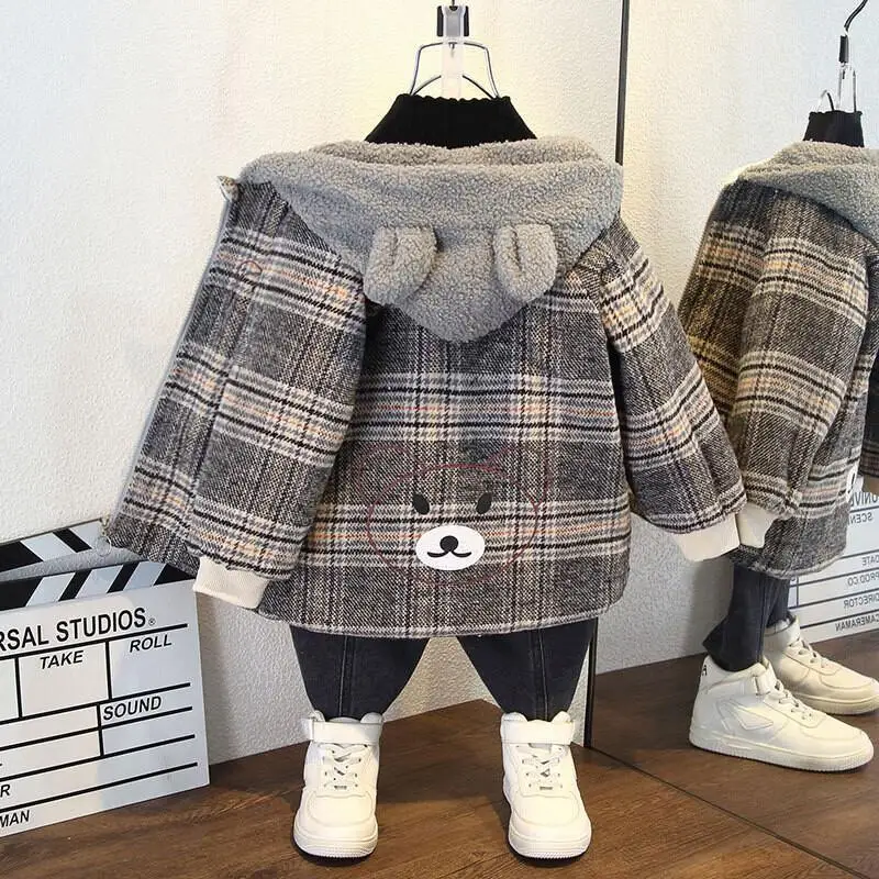 Kawaii повседневный комплект пальто, модная детская одежда, зимние куртки, легкая стеганая куртка для девочек, детская подкладка для девочек и мальчиков
Kawaii повседневный комплект пальто, модная детская одежда, зимние куртки, легкая стеганая куртка для девочек, детская подкладка для девочек и мальчиков