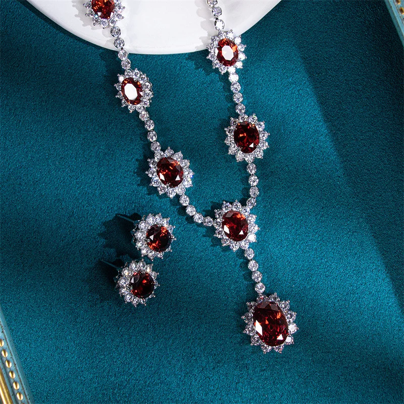Zircon inlaid diamond love necklace and earrings set for women European and American exaggerated luxury luxury pendant dress jew
Zircon inlaid diamond love necklace and earrings set for women European and American exaggerated luxury luxury pendant dress jew