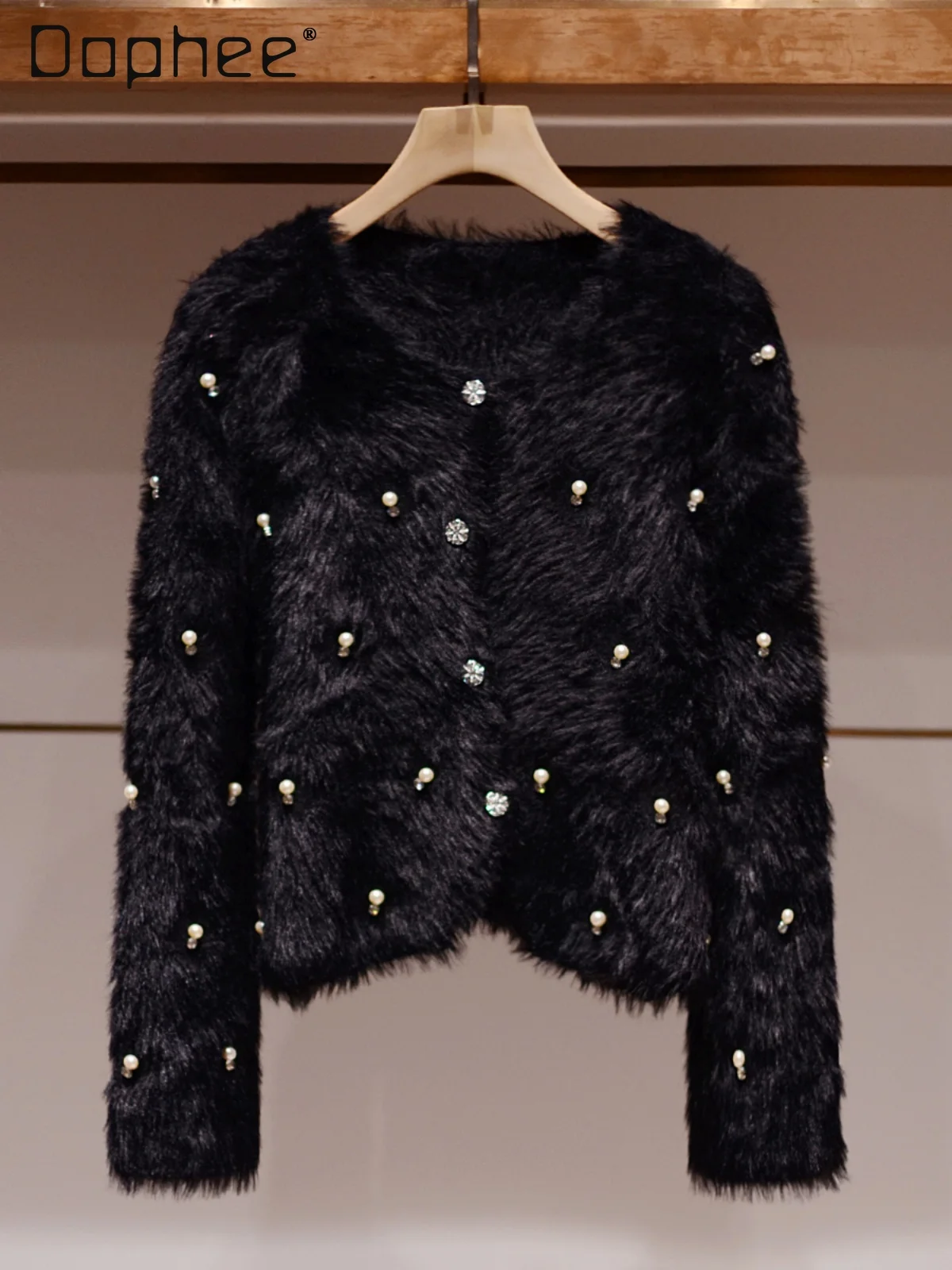 High End Heavy Industry Beaded Rhinestone Plush Jackets for Women Temperament Socialite Style Single-breasted Short Fur Jacket
High End Heavy Industry Beaded Rhinestone Plush Jackets for Women Temperament Socialite Style Single-breasted Short Fur Jacket