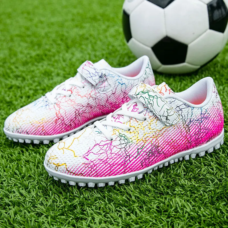 A pair of children's four-season leather football shoes with stud detailing, wear-resistant football shoes, sizes 29-39,HXH-0066
A pair of children's four-season leather football shoes with stud detailing, wear-resistant football shoes, sizes 29-39,HXH-0066