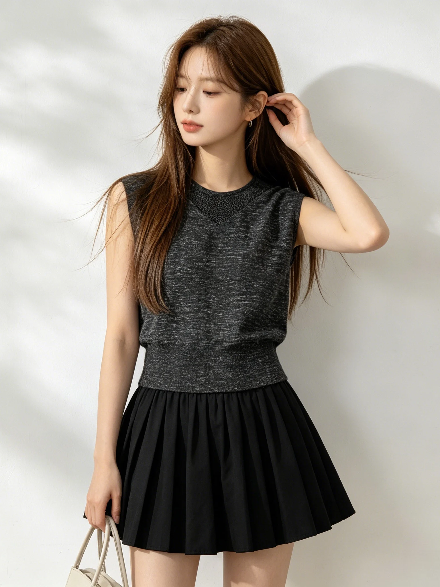 Skin-friendly Knitted Vest Deep Grey Retro Casual round Neck Sleeveless Pullover Versatile Summer Top Breathable Short Style
Skin-friendly Knitted Vest Deep Grey Retro Casual round Neck Sleeveless Pullover Versatile Summer Top Breathable Short Style