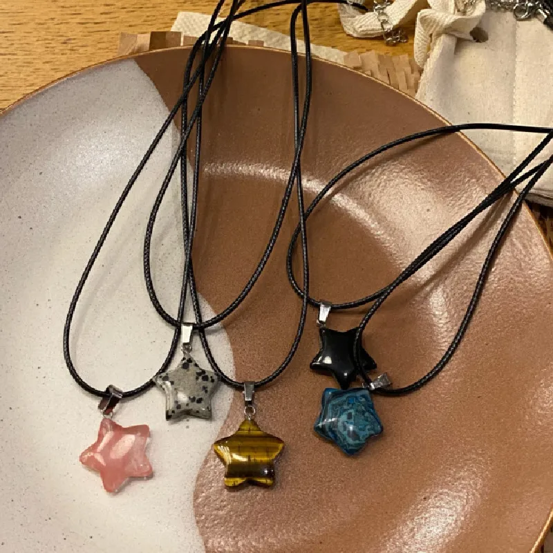 Pentagram natural stone pendant necklace female high-end jade star sweet cool collarbone chain tide
Pentagram natural stone pendant necklace female high-end jade star sweet cool collarbone chain tide