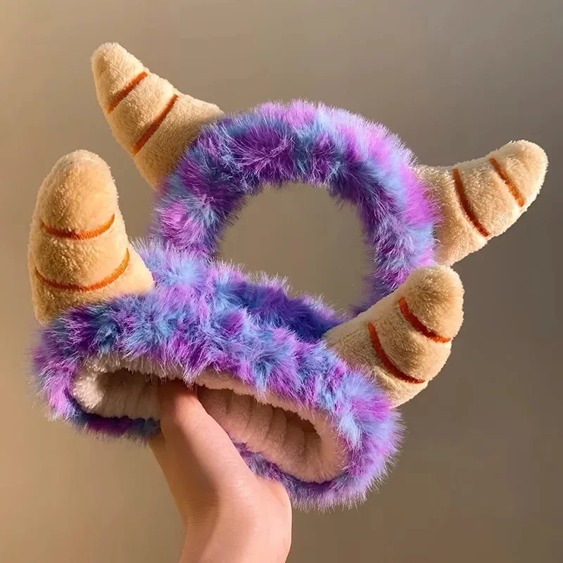 BYL New Cartoon Cute Purple Little Monster Hair Bands Hair Hoop Plush Fur Autumn and Winter Collection Hair Bands for Women Girl
BYL New Cartoon Cute Purple Little Monster Hair Bands Hair Hoop Plush Fur Autumn and Winter Collection Hair Bands for Women Girl