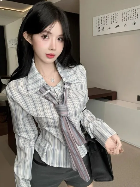 Korean Style Slim Fit Striped Shirt Women's Fashion Citywalk Long Sleeve Button up Top High Waist Design Trendy Autumn New
Korean Style Slim Fit Striped Shirt Women's Fashion Citywalk Long Sleeve Button up Top High Waist Design Trendy Autumn New