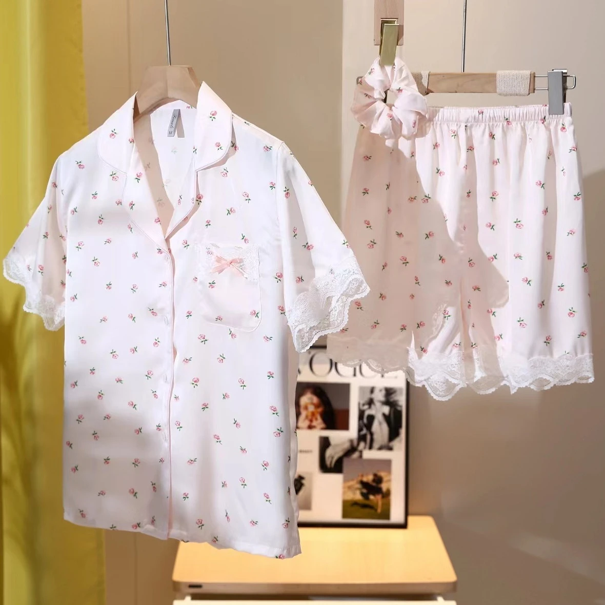 Летний кружевной пижамный комплект с принтом, домашняя одежда, женский пижамный костюм с коротким рукавом, атласный комплект для сна, домашняя одежда для отдыха
Летний кружевной пижамный комплект с принтом, домашняя одежда, женский пижамный костюм с коротким рукавом, атласный комплект для сна, домашняя одежда для отдыха